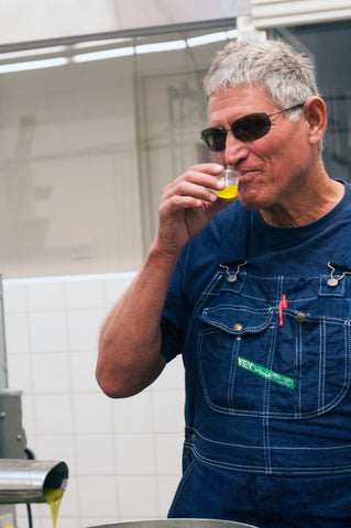 Al taste testing olive oil