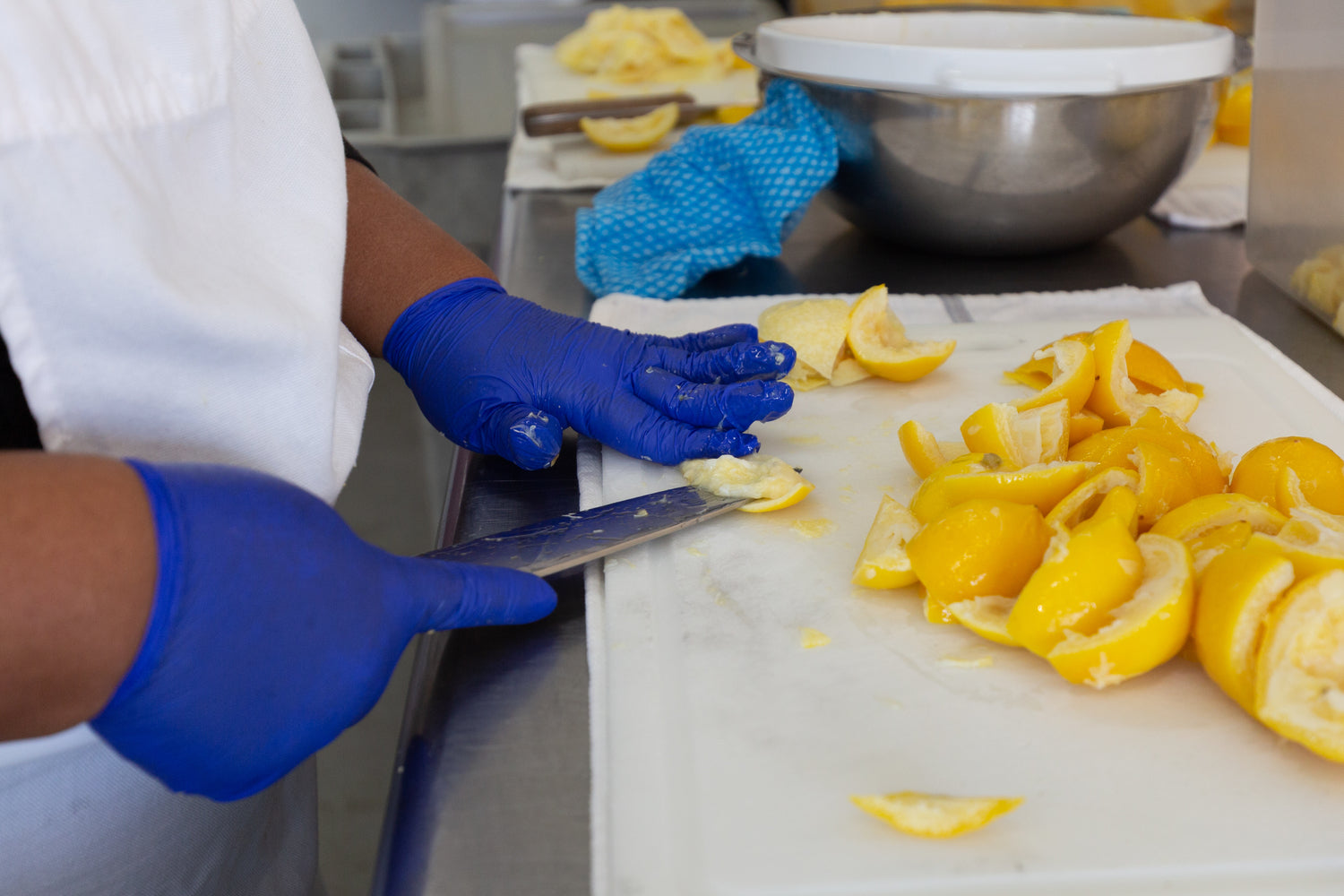 Cutting pith from peel